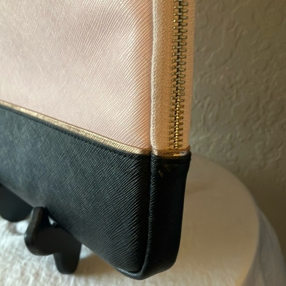 Kate Spade: Pink& Black Padded Laptop Sleeve- Gold Tone - Picture 5 of 16